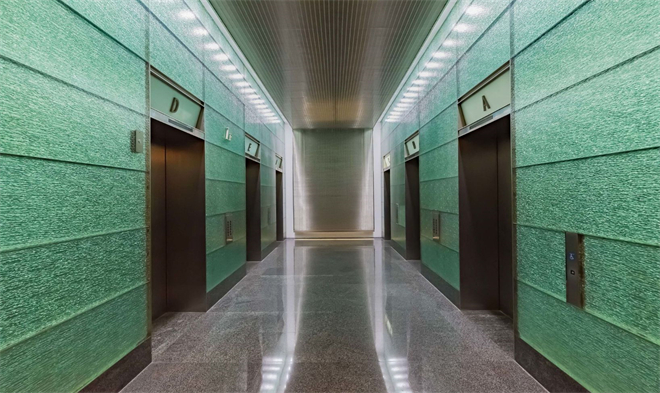 华贸中心电梯间